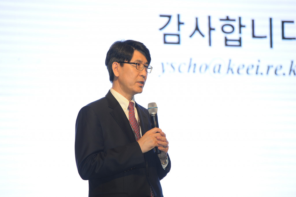 President, Yongsung Cho, who participated in conference as a Keynote speaker (4)