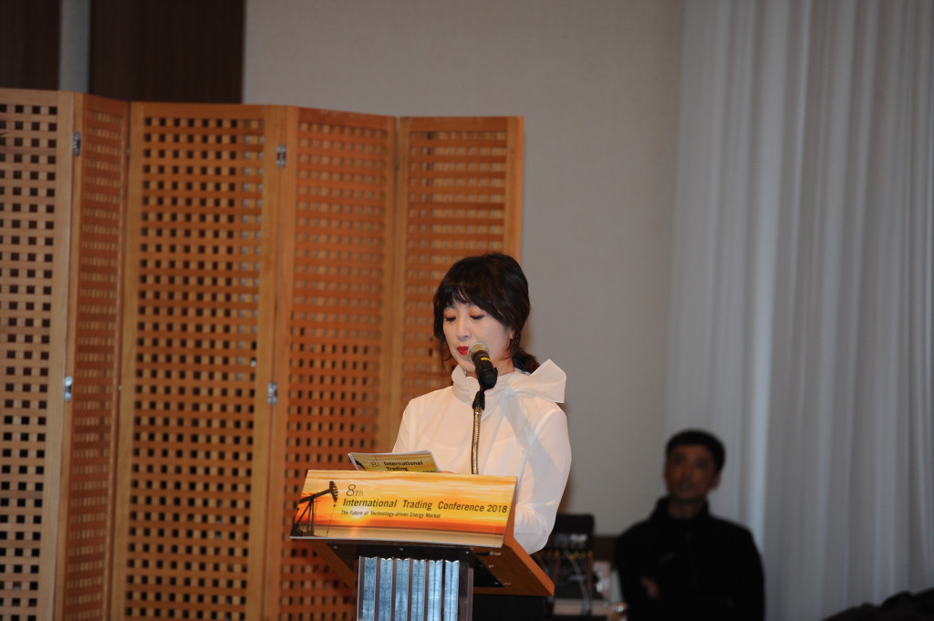 The best Emcee, Prof Victoria Kim from UNIST (2)